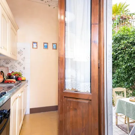 Villino Simona Вілла В'яреджо