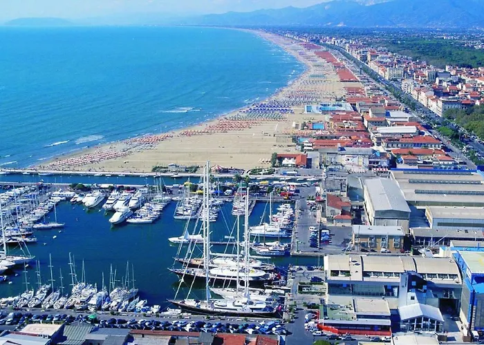 Villino Simona Вілла В'яреджо